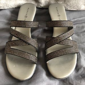 EUC Karen Scott low heel (8M)